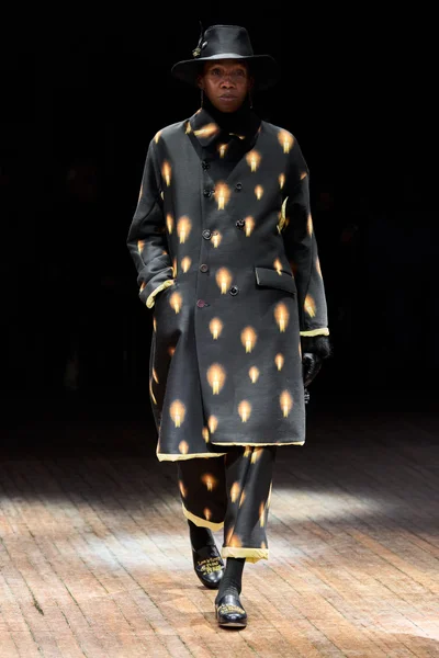 Look 39
